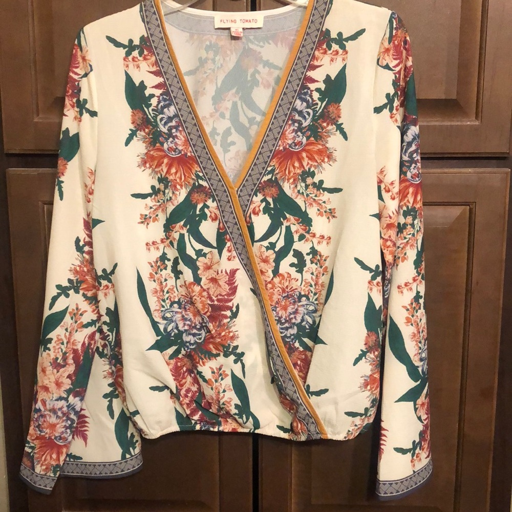 ❤️BUCKLE SHIRT “Flying Tomato”❤️ Only wore once.